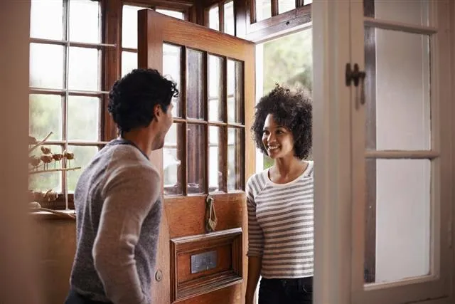 surpise visit long distance boyfriend