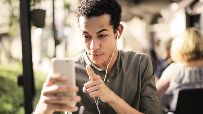 what do struggling long-distance relationship